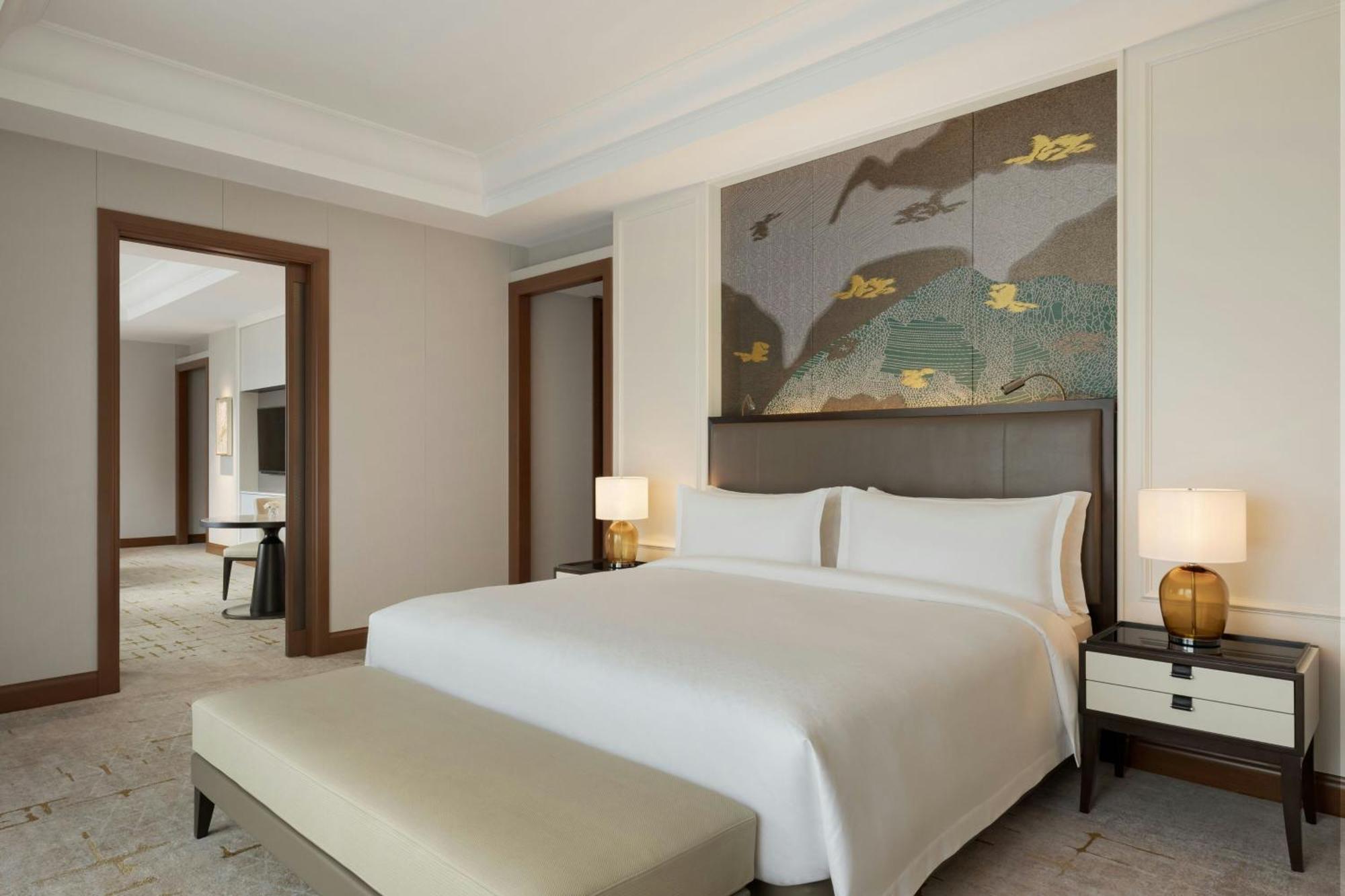 St. Regis King Suite with City View