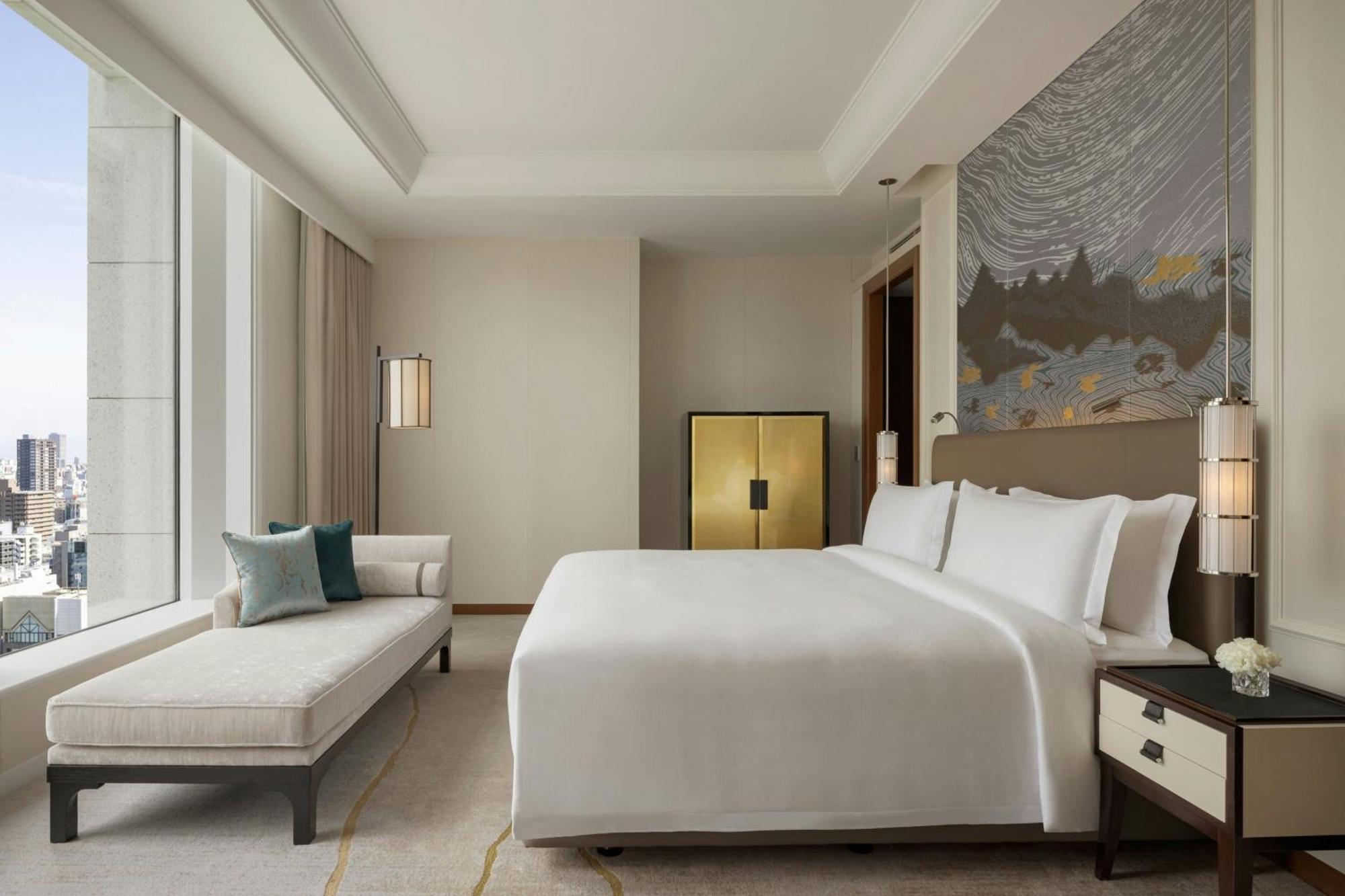 Large Astor King Room with City View